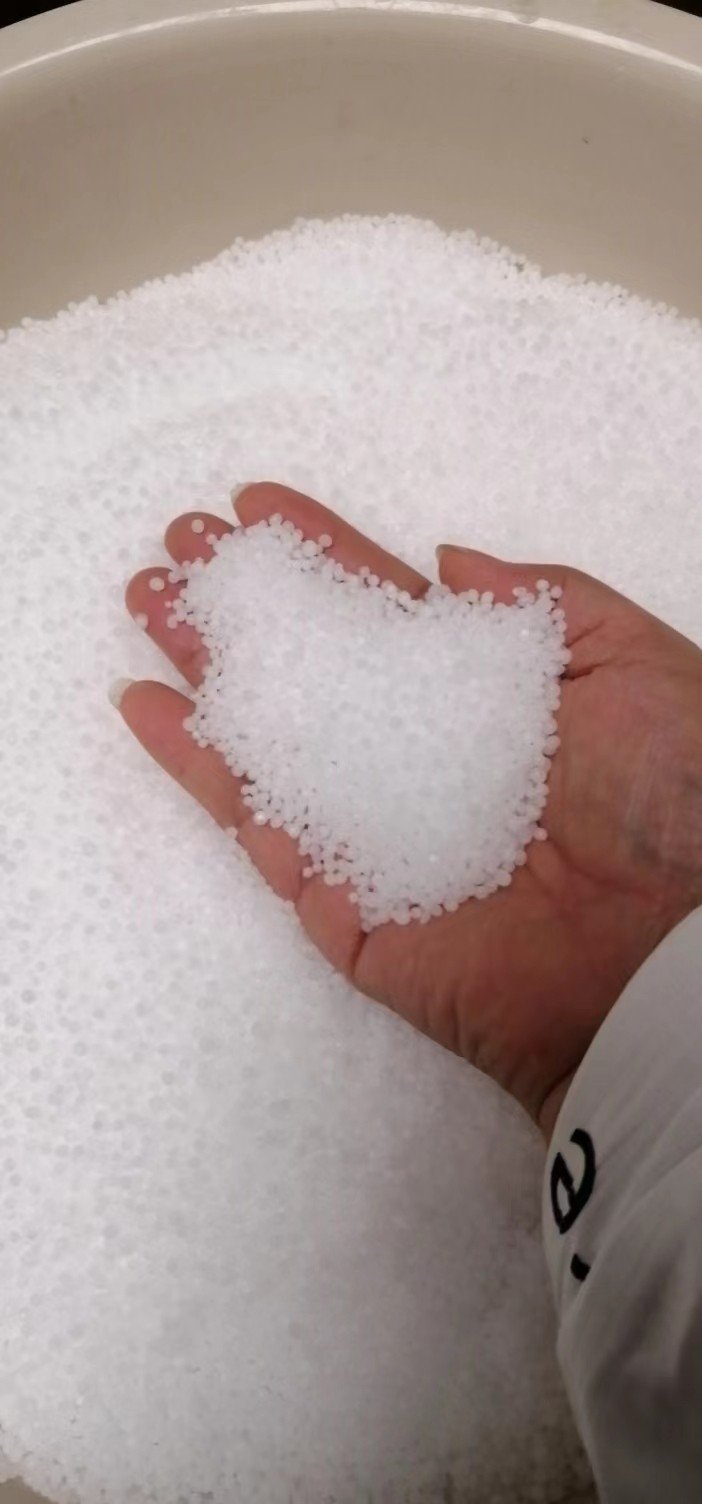 尿素顆粒“零接觸”上四樓？銀星機(jī)械密閉輸送+方形搖擺篩方案揭秘！