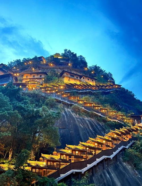 江西碳酸鈣客戶牽手銀星機(jī)械 選用圓形搖擺篩